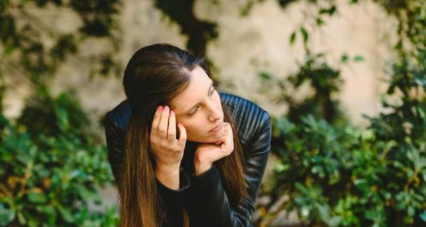 女人气质提升的秘密（从内到外散发迷人魅力，做最优雅的自己）