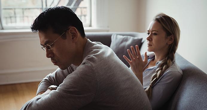 老婆出轨，是否能起诉离婚（出轨妻子离婚）